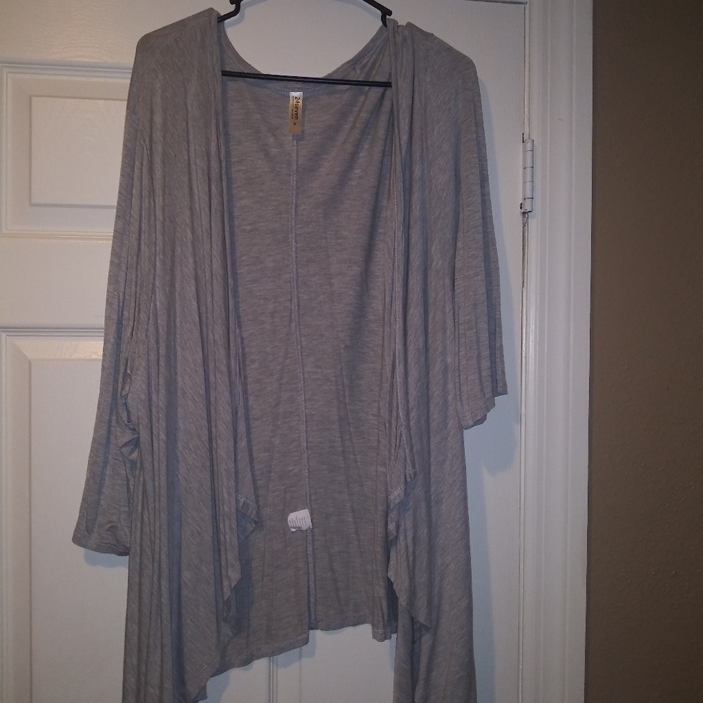 Grey long sleeved cardigan